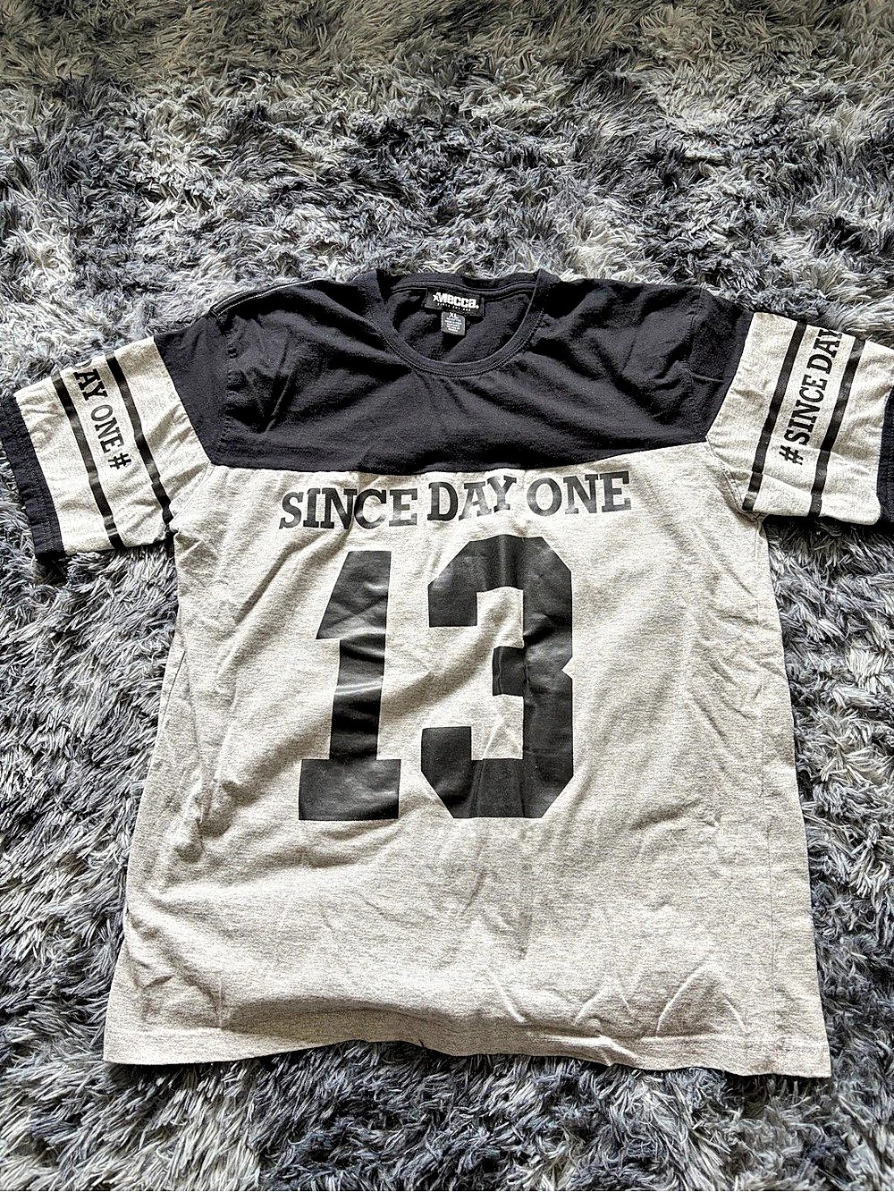 MECCA Color Block Graphic Tee in Gray & Black